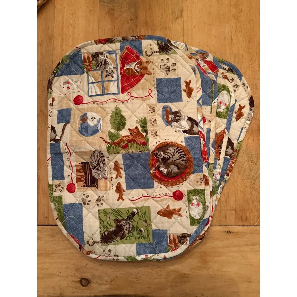 Vintage Style Quilted Cat Placemats Set of 4 Oval Novelty Feline Print Blue